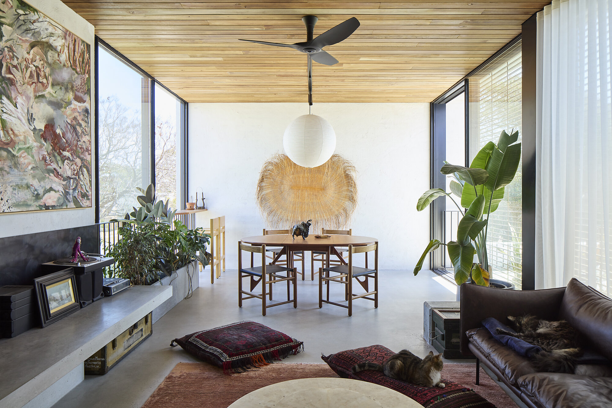 Interior photograph of Laneway Lot House by Jack Lovel